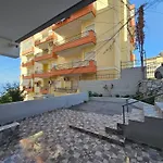 3-Leo\'S Apartments