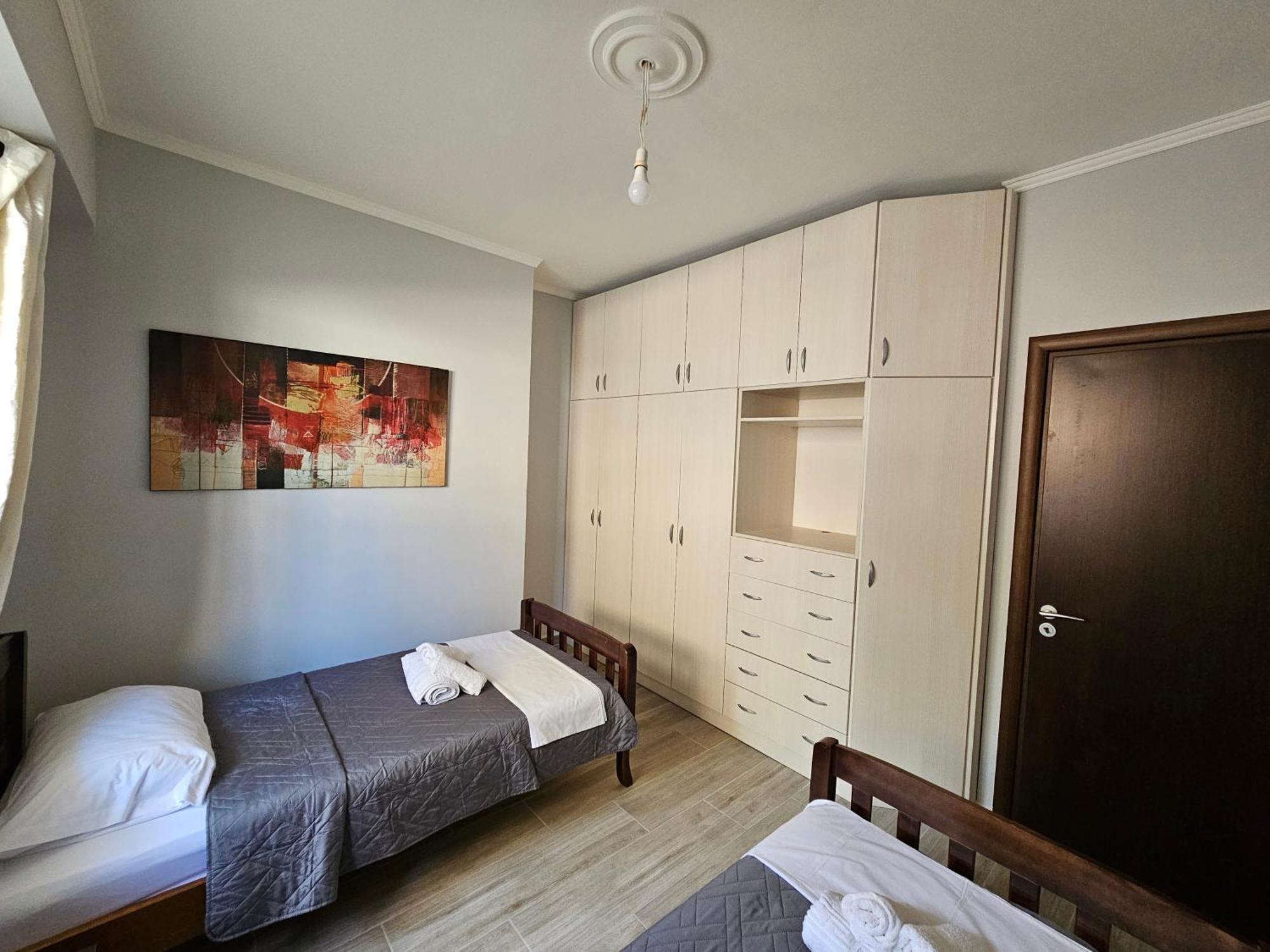 3-leo's Saranda